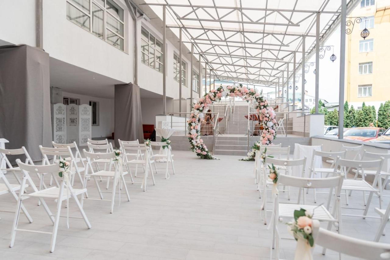 Congress Hotel Verhovina Petropavlovskaya Borshchagovka Dış mekan fotoğraf